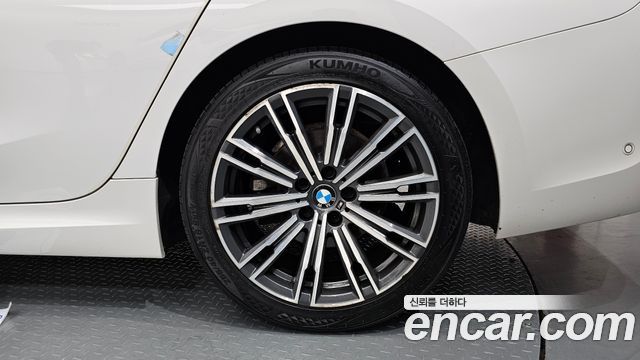 BMW 3-Series 2019 — photo 7