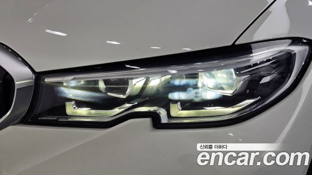 BMW 3-Series 2019 — photo 8