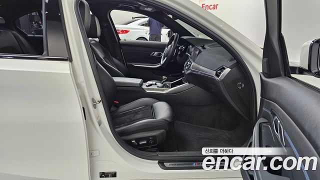 BMW 3-Series 2019 — photo 16