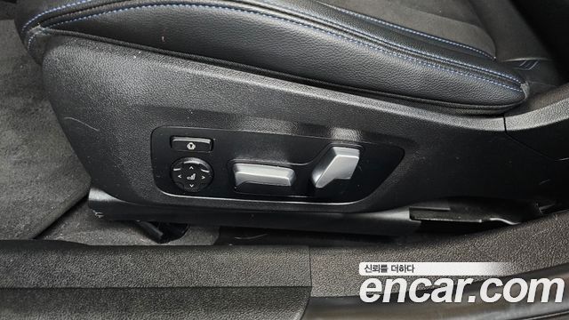 BMW 3-Series 2019 — photo 31