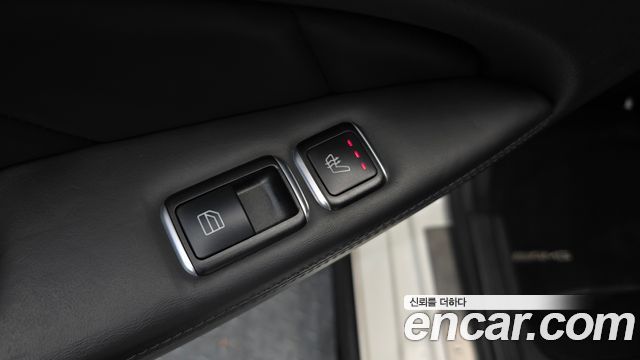 Mercedes-Benz CLS-Class 2016 — photo 16