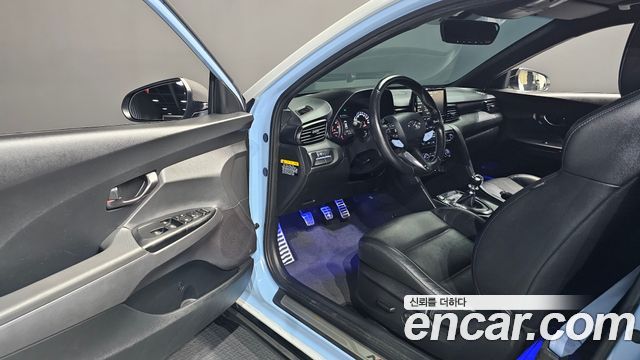 Hyundai Veloster 2019 — photo 13