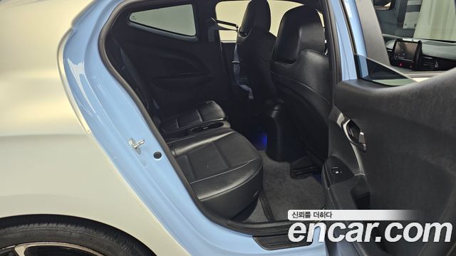 Hyundai Veloster 2019 — photo 17