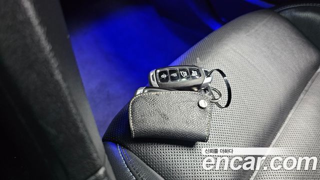 Hyundai Veloster 2019 — photo 22