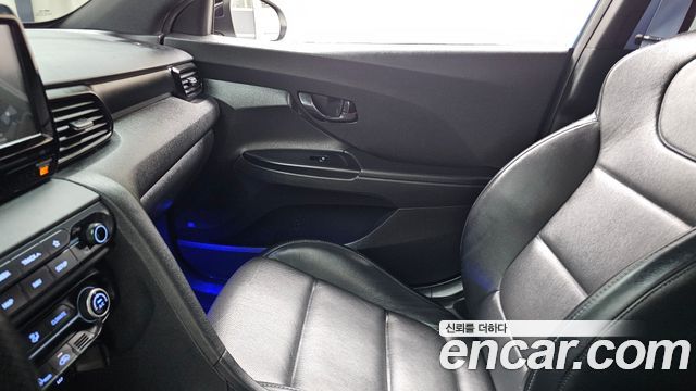 Hyundai Veloster 2019 — photo 15