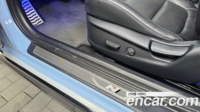 Hyundai Veloster 2019 — photo 29