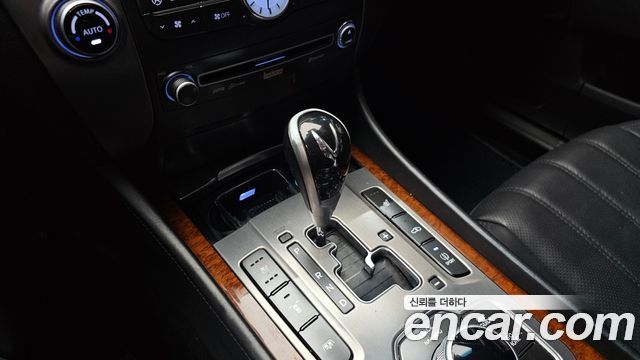 Hyundai Equus 2012 — photo 12