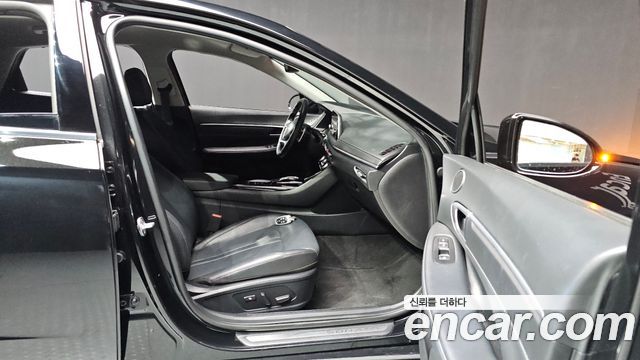Hyundai Sonata 2022 — photo 24