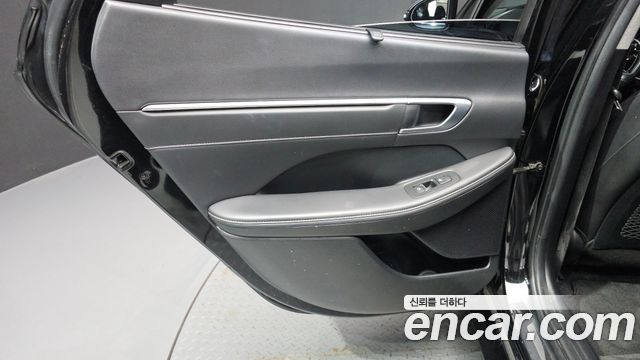 Hyundai Sonata 2022 — photo 15