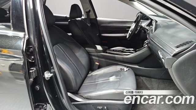 Hyundai Sonata 2022 — photo 16