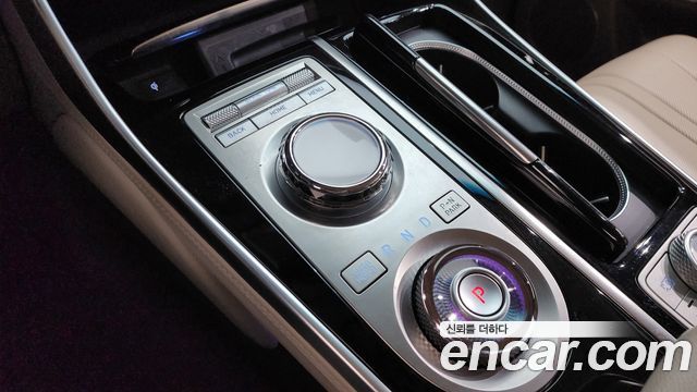 Genesis GV80 2023 — photo 12
