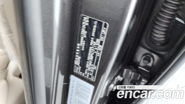 Genesis GV80 2023 — photo 31