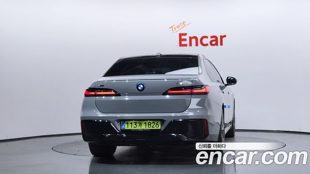BMW 7-Series 2025 — photo 4