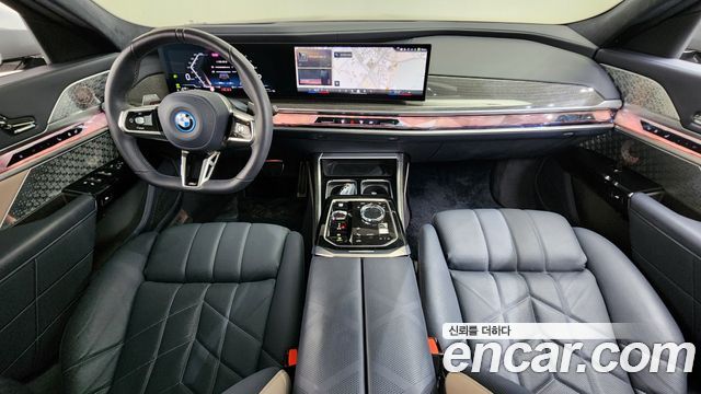 BMW 7-Series 2025 — photo 10