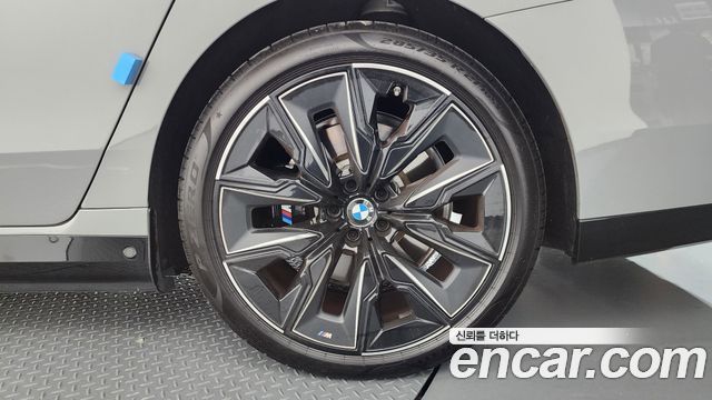 BMW 7-Series 2025 — photo 7