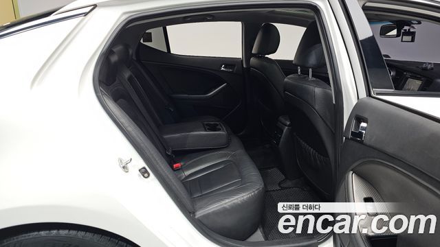 Kia K5 2013 — photo 17