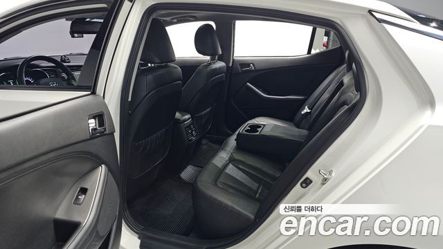 Kia K5 2013 — photo 18