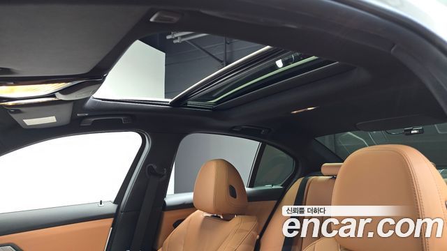 BMW 3-Series 2023 — photo 23
