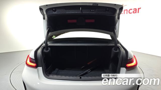 BMW 3-Series 2023 — photo 25