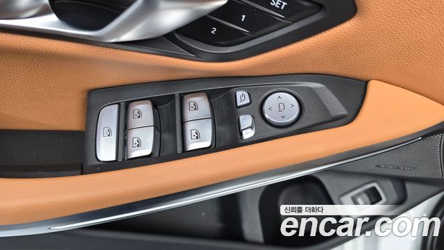 BMW 3-Series 2023 — photo 28