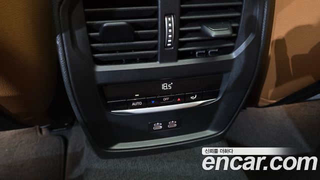 BMW 3-Series 2023 — photo 31