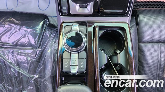 Genesis EQ900 2017 — photo 15