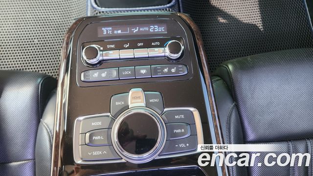 Genesis EQ900 2017 — photo 17