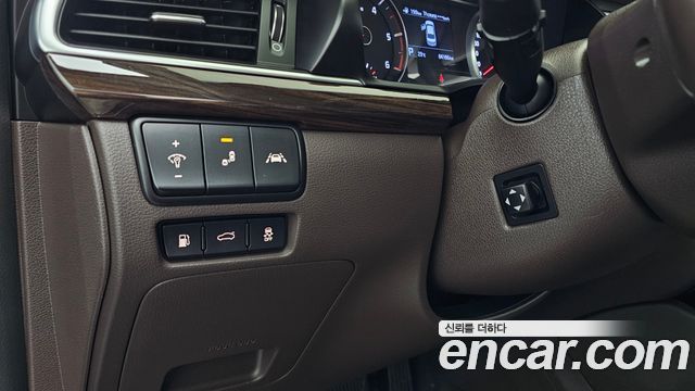 Kia K7 2019 — photo 24