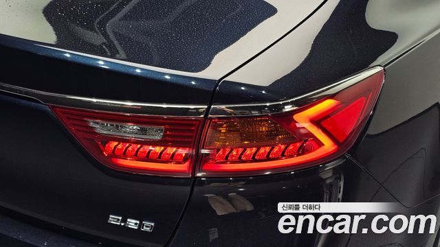 Kia K7 2019 — photo 9