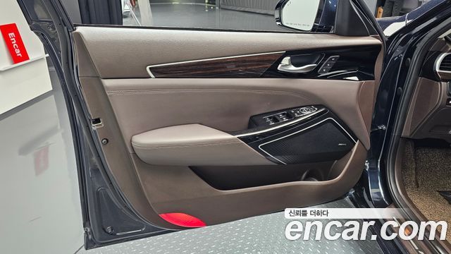 Kia K7 2019 — photo 14