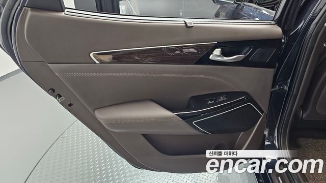 Kia K7 2019 — photo 15