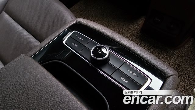Kia K7 2019 — photo 28
