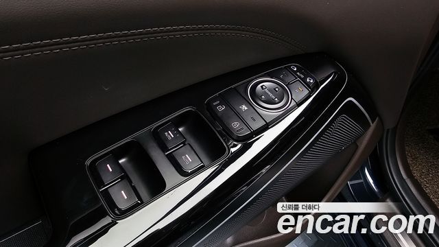 Kia K7 2019 — photo 30