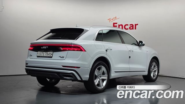 Audi Q8 2020 — photo 2