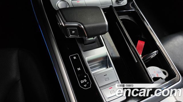 Audi Q8 2020 — photo 12