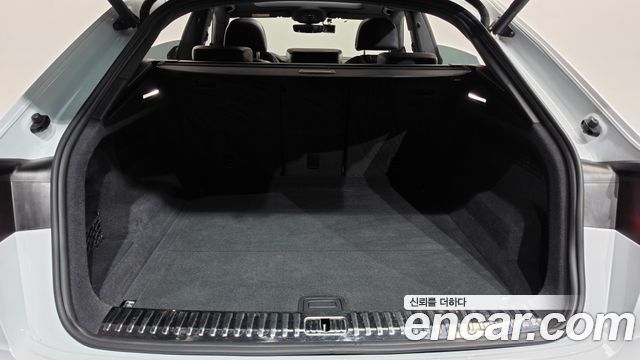 Audi Q8 2020 — photo 26