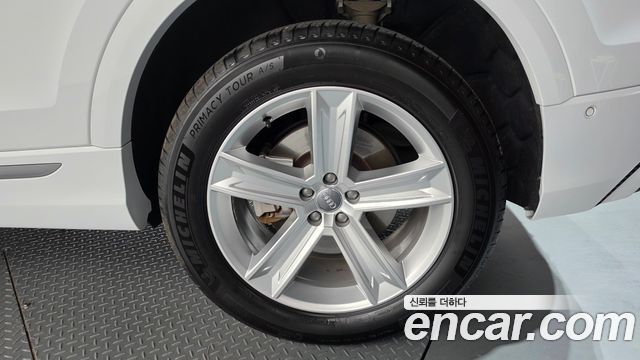 Audi Q8 2020 — photo 7
