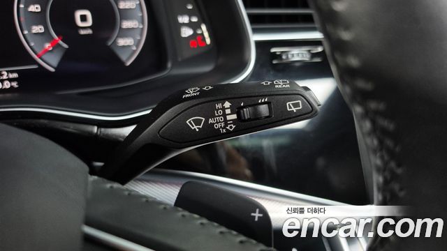 Audi Q8 2020 — photo 30