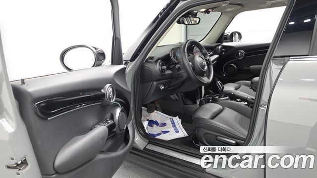 Mini Cooper 2022 — photo 13