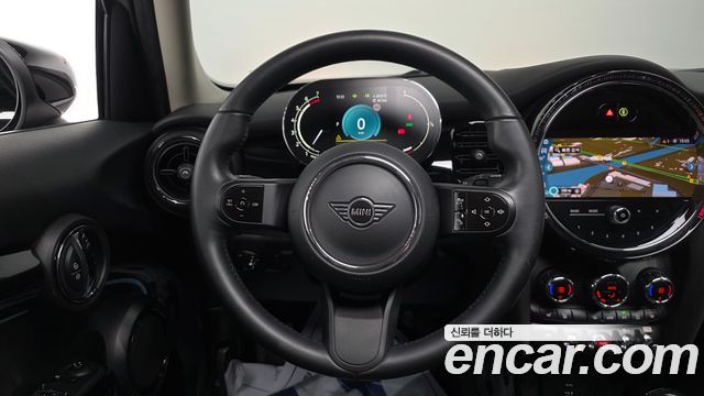 Mini Cooper 2022 — photo 19