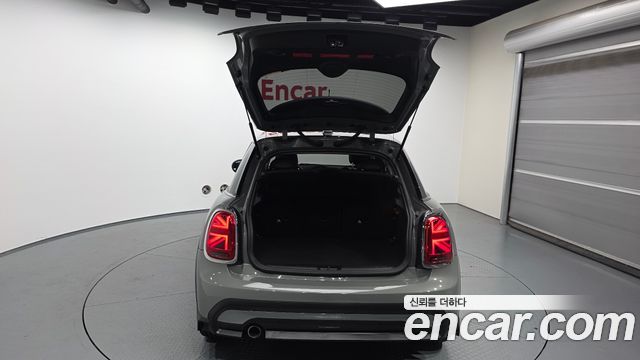 Mini Cooper 2022 — photo 26