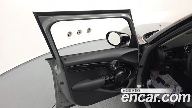 Mini Cooper 2022 — photo 14