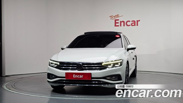 Volkswagen Passat 2021 — photo 3
