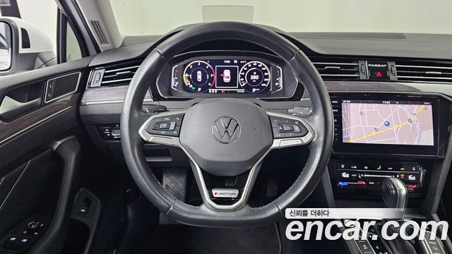 Volkswagen Passat 2021 — photo 19