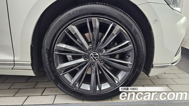 Volkswagen Passat 2021 — photo 7