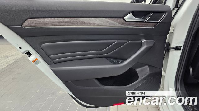Volkswagen Passat 2021 — photo 15