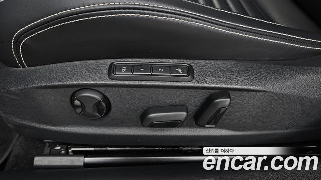Volkswagen Passat 2021 — photo 31