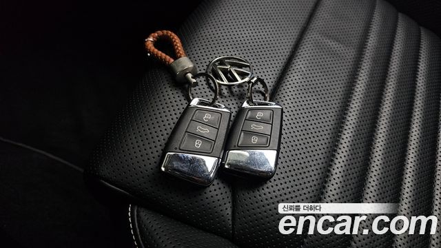 Volkswagen Passat 2021 — photo 34