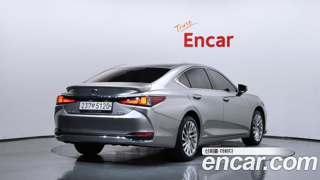 Lexus ES 2022 — photo 2