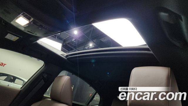 Lexus ES 2022 — photo 24